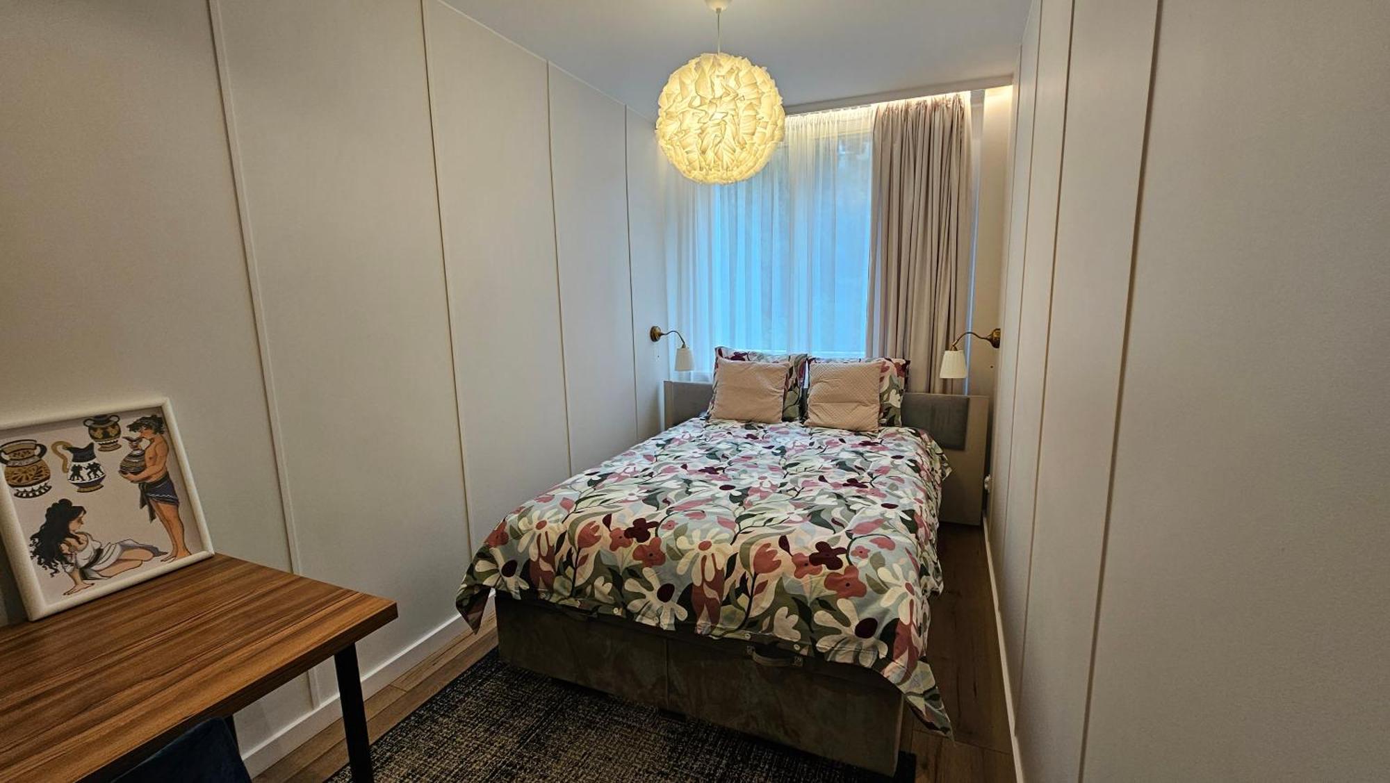 Apartament Metro *
